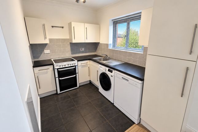 3 Deacons Court, Villa Road, Bedfordshire photo 3