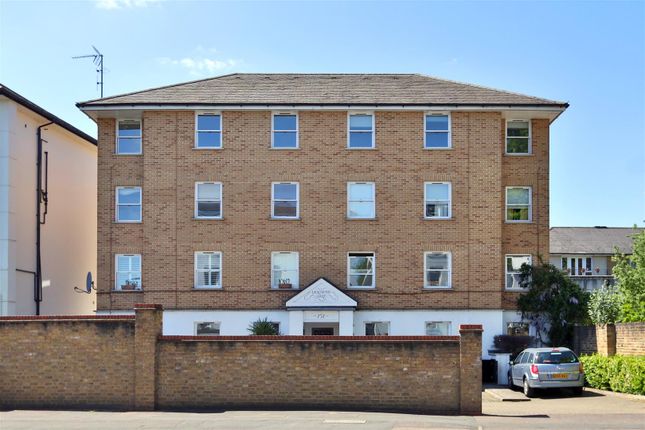 Thumbnail Flat to rent in Kingsway Parade, Albion Road, London