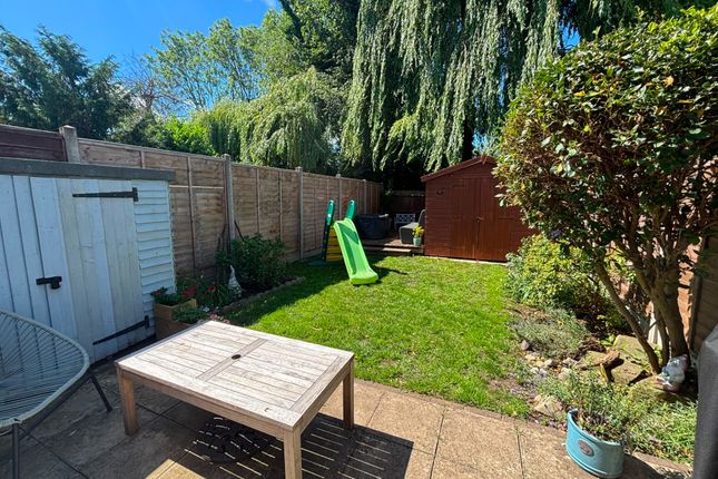 14, Alsop Close, St Albans photo 2