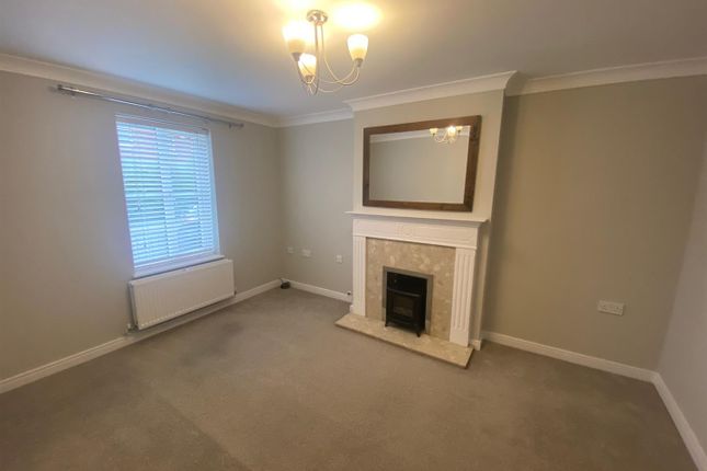 Halyard Drive, Somerset photo 3