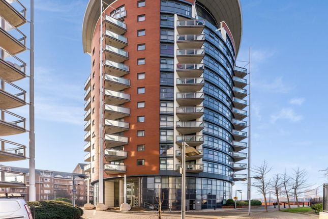 Flat for sale in Orion Point, Canary Wharf, London
