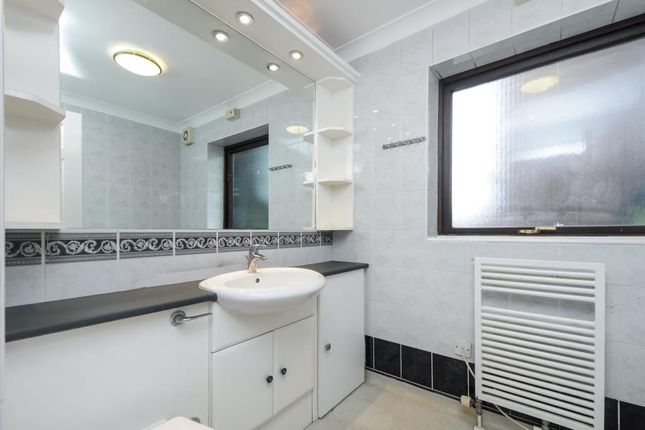 Flat for sale in Royal Court, Kings Road, Reading