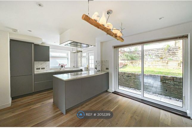 West End Drive, Horsforth, Leeds photo 5