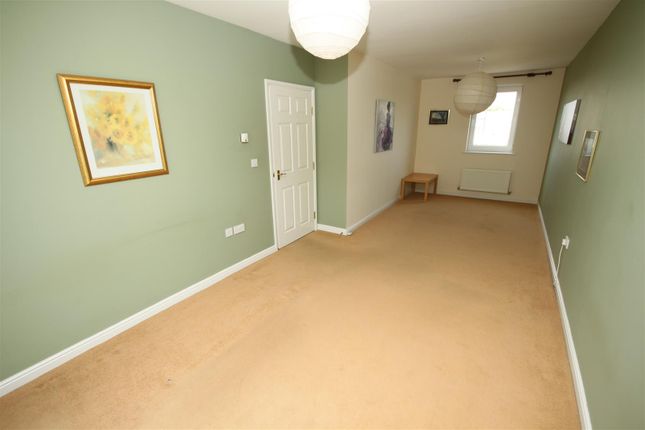 Flat for sale in Hampden Gardens, Cambridge