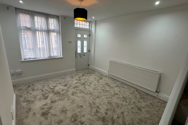 29 Plough Hill Road, Nuneaton photo 3
