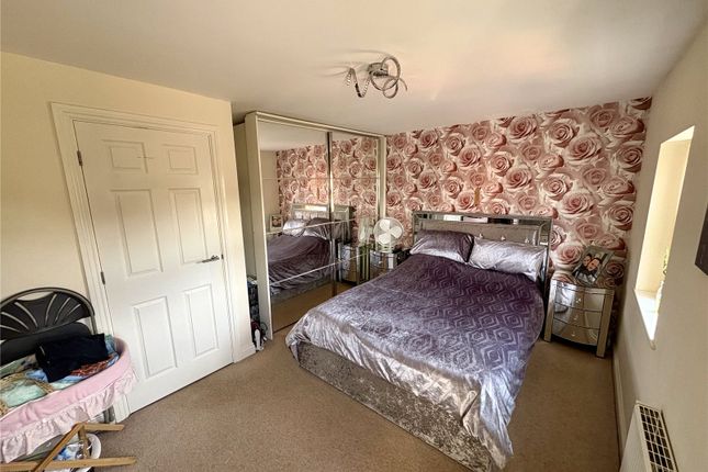 83, Littlelands, West Yorkshire photo 4