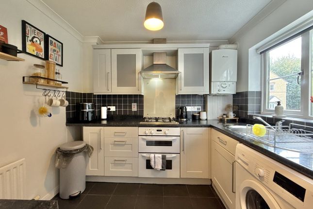 23, Heather Way, Yeovil photo 4