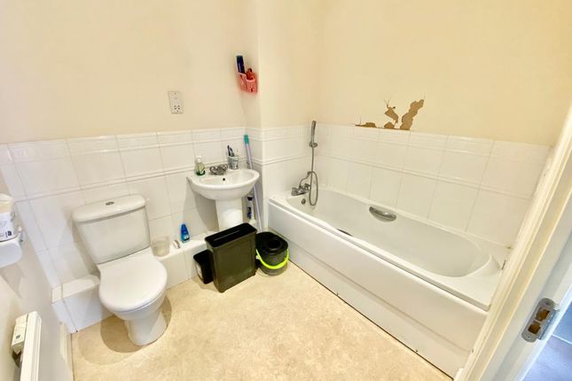 Flat for sale in Olsen Rise, Lincoln