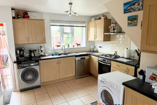5 The Meadows, Newark photo 2