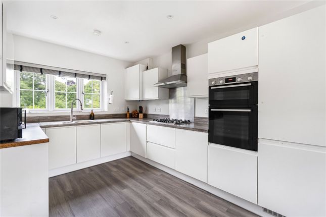 2, Miller Avenue, Hindhead photo 4