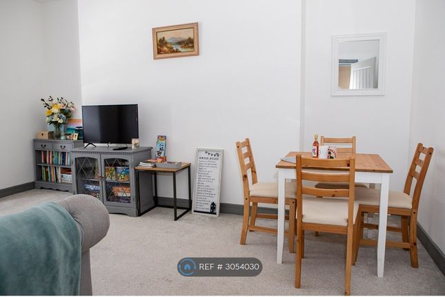 Flat, East Street, Ashburton, Newton Abbot photo 3