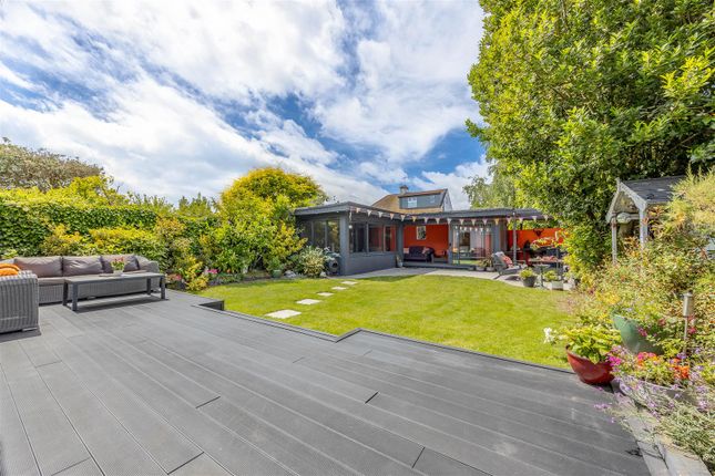 11, Winsford Gardens, Westcliff-On-Sea photo 4