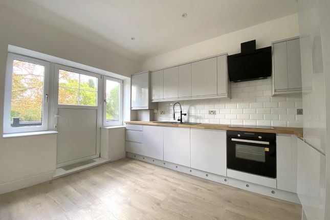 Flat 6, 70, Cricket Green, Mitcham photo 4