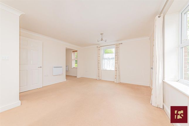 Flat for sale in Heath Hill Road South, Crowthorne