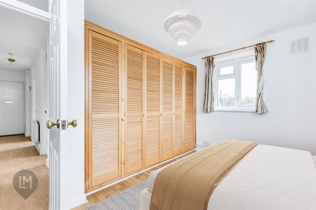 Flat 6, Morris Gardens, London photo 4