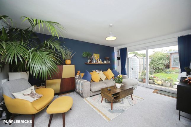 26, Beckington Crescent, Chard photo 4