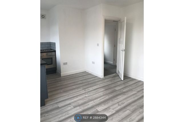 Outwood Road, Radcliffe, Manchester photo 2