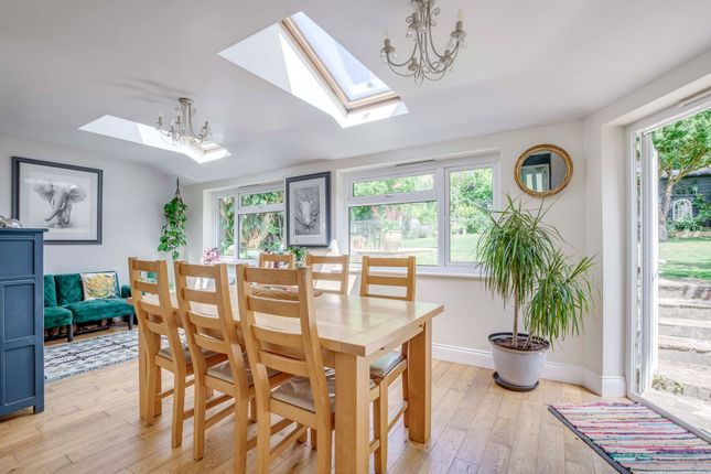 38 Friars Gardens, High Wycombe photo 4