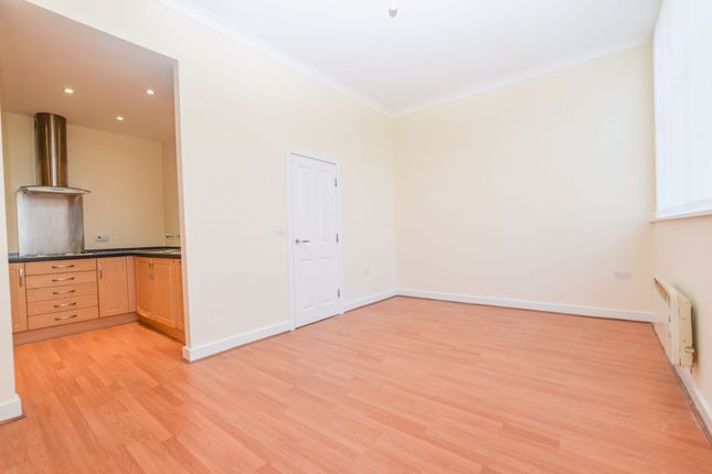 Apartment 8 Cambridge Court, Ellesmere Port photo 3