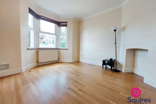 206 Squires Lane, London photo 3
