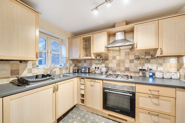 Flat 23, Twickenham Place, 69, Woodfield Road, Thames Ditton photo 3