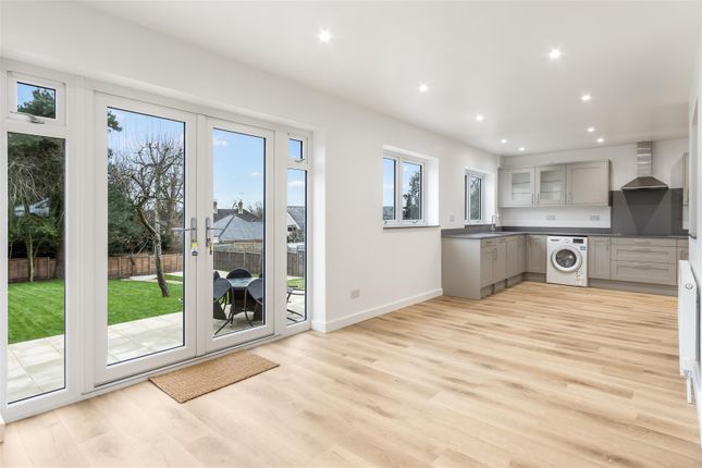 105, Church Road, Potters Bar photo 2
