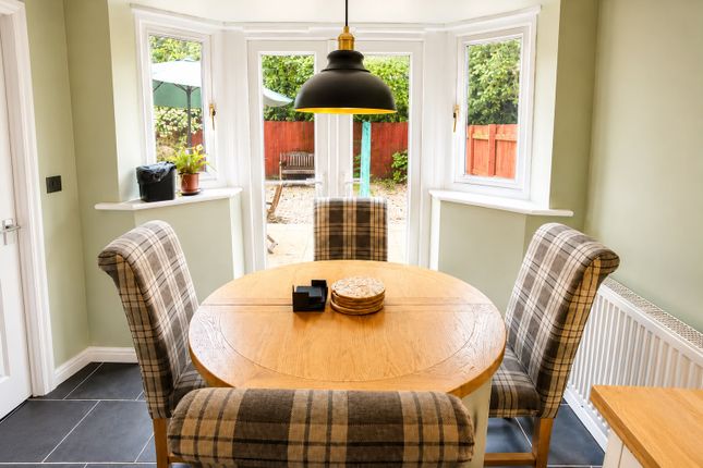 31, Bryn Dreinog, Ammanford photo 4