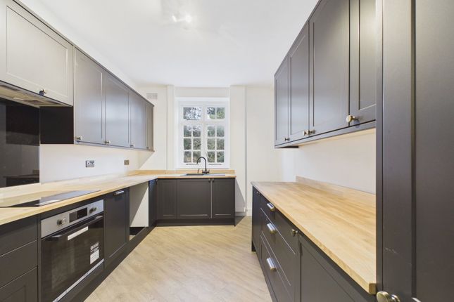 Vernon Court,Flat 11, Hendon Way, London photo 3