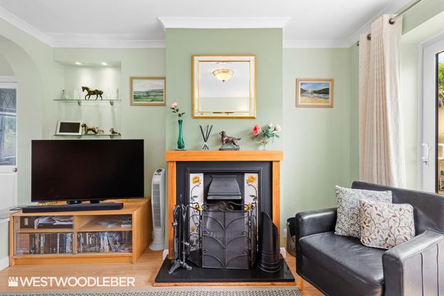 65, Palmers Grove, Waltham Abbey photo 4