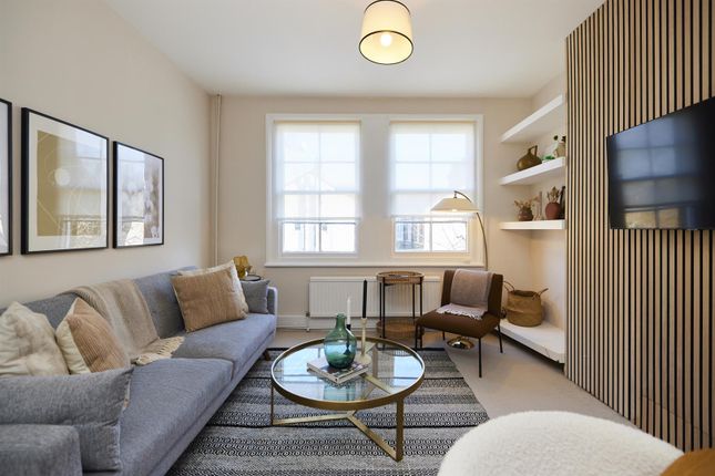 Flat for sale in Lomond Grove, Camberwell