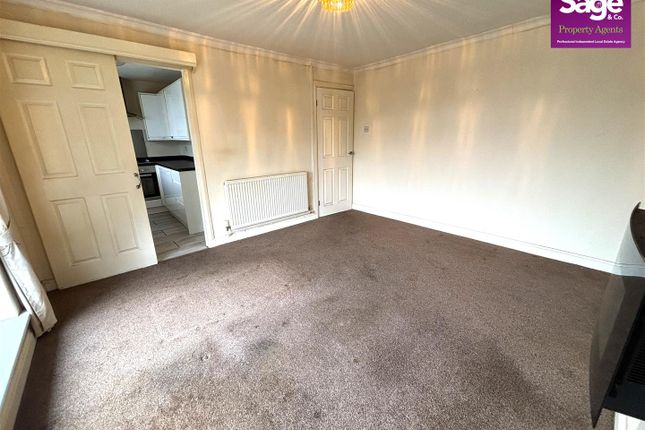 33, Aspen Way, Newport photo 2