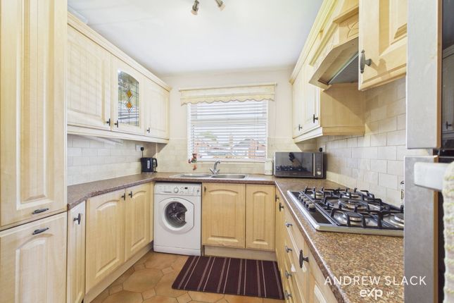 94, Worcester Avenue, Mansfield photo 3