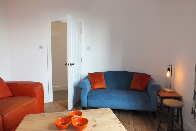 163, Merton Road, London photo 4