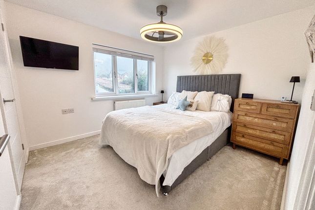 2 Cornelius Close, Bridgend photo 4