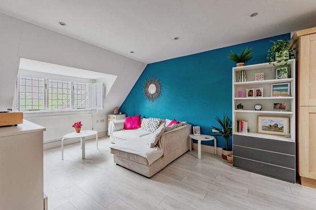 Flat 12, Rookwood Place, 13, London Road South, Redhill photo 4