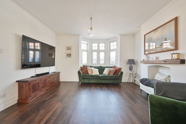 Oxhey Avenue, Watford photo 4