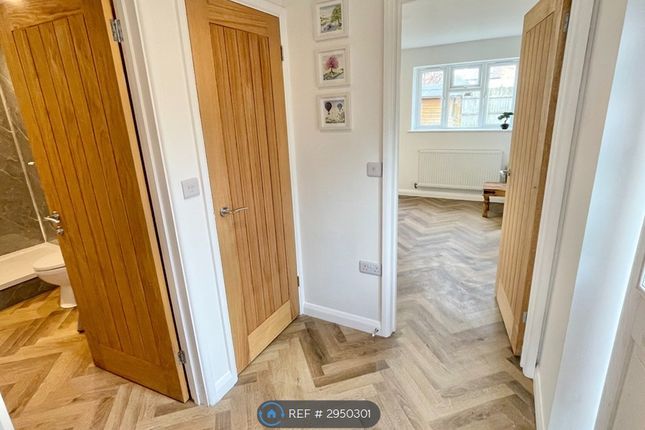 Gunville Crescent, Muscliffe, Bournemouth photo 2