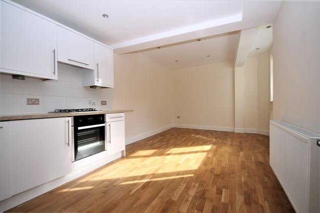 Thumbnail Flat to rent in High Street, Leatherhead
