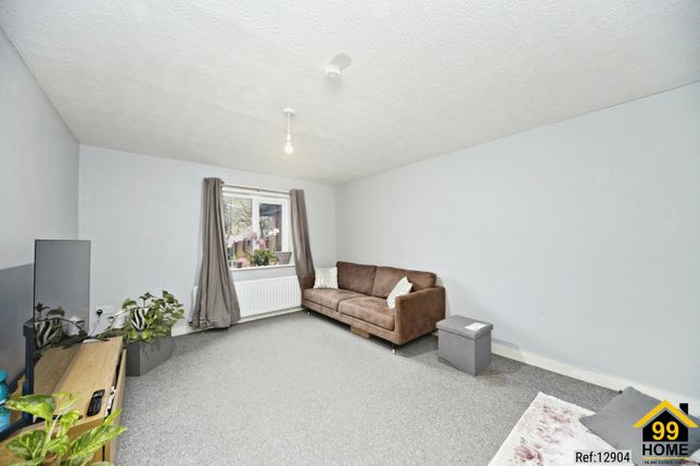 Flat to rent in Kingsleigh Place, Mitcham, Surrey