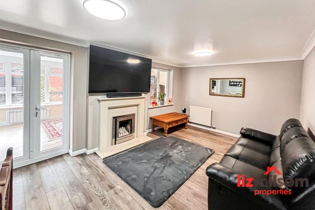 3, Stirling Close, Swadlincote photo 2