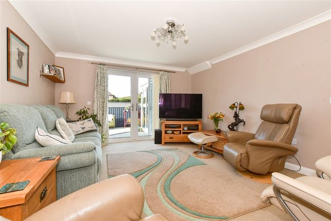 Fairmead Close, Sandown photo 4