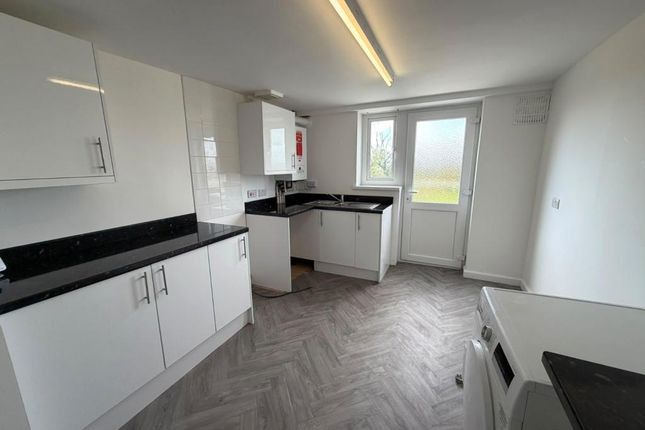 87A, Broughton Avenue, Swansea photo 3