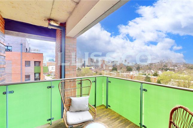 Flat for sale in Matthews Close, Wembley