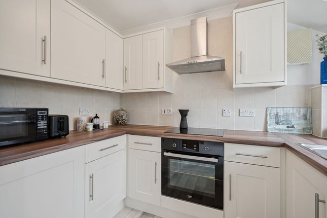 37 Glenallan Court Stirling Road, Dunblane photo 4