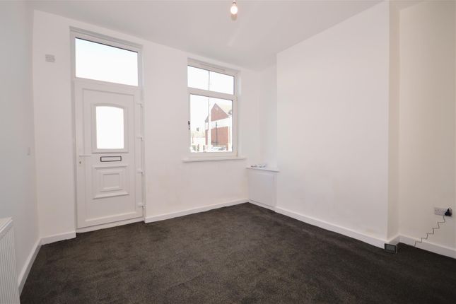 7, School Street, Castleford photo 2