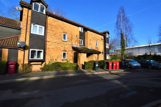 Thumbnail Flat to rent in Albany Park, Colnbrook, Berkshire