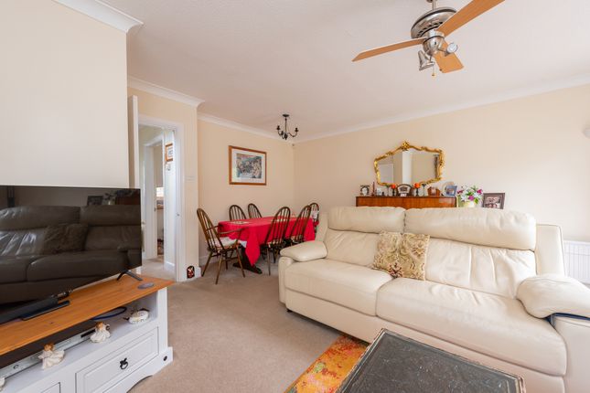 19, Lower Moor, Yateley photo 2