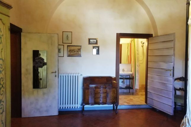 Country house for sale in Castelfalfi, Montaione, Florence, Tuscany, Italy