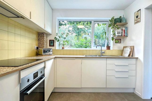 9, High View Road, Leek photo 3