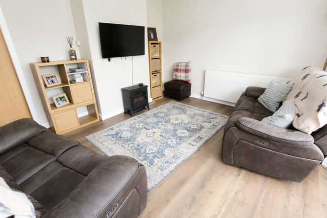 33 Broadstone Street, Todmorden photo 4